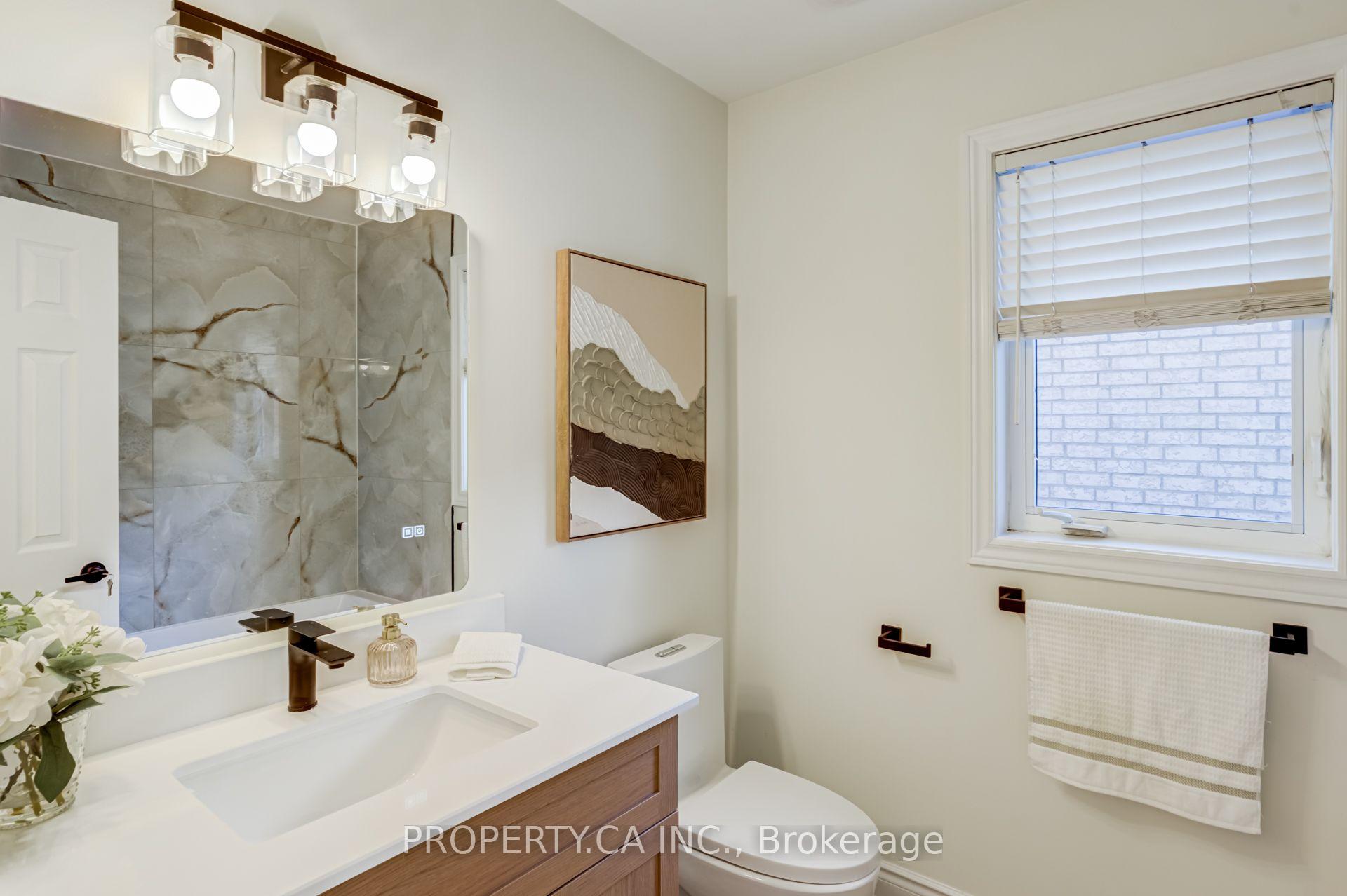 Photo 33 of 131 Giotto Crescent, Vaughan, Maple — HOMEH