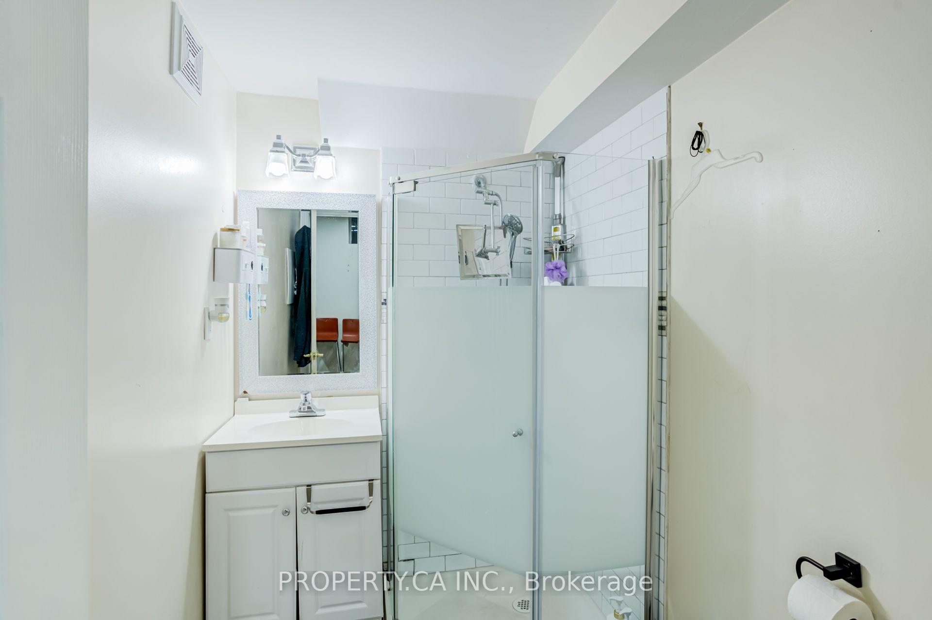 Photo 43 of 131 Giotto Crescent, Vaughan, Maple — HOMEH