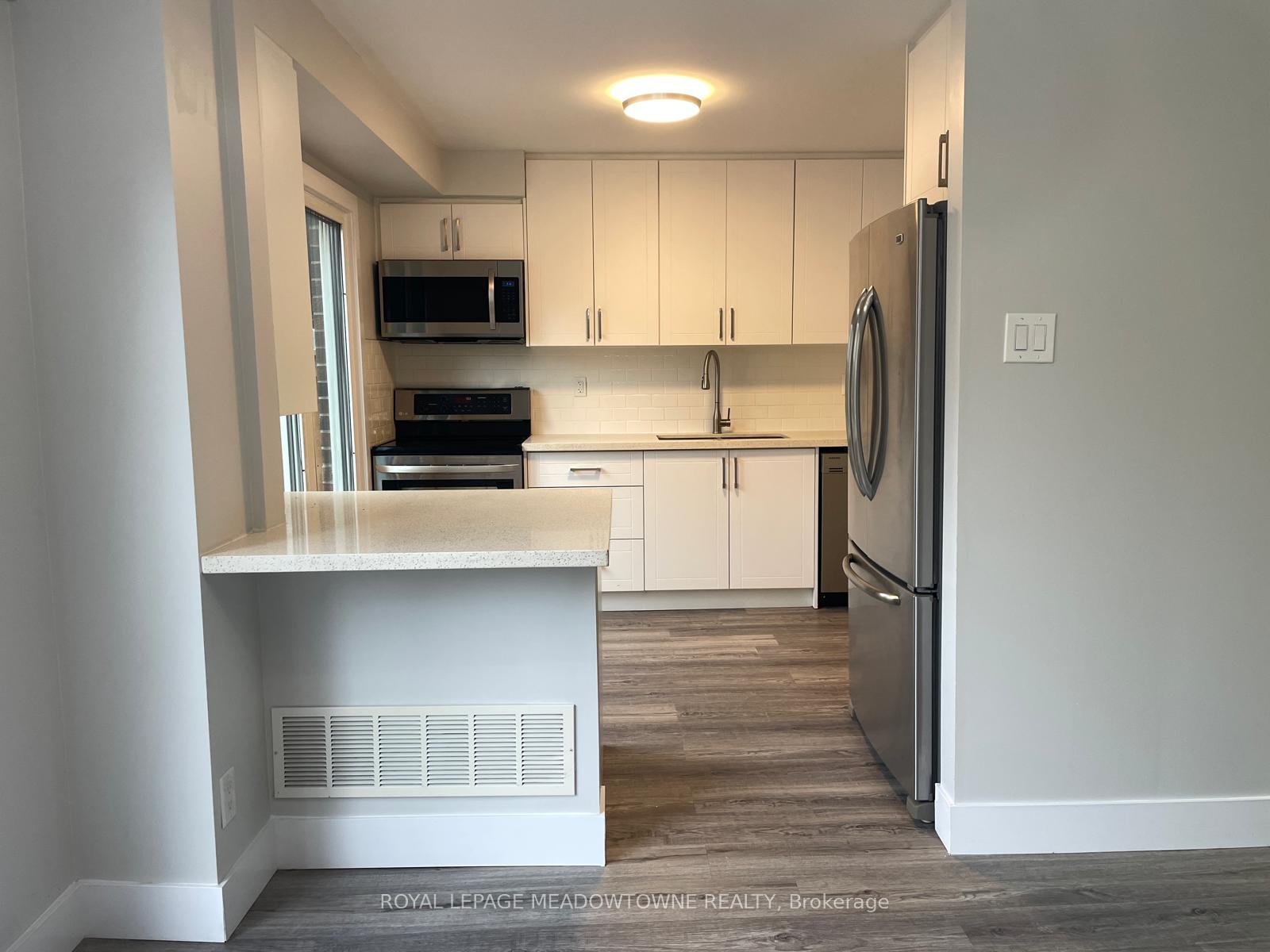 Photo 8 of 444 Vanier Drive, Milton, Bronte Meadows — HOMEH
