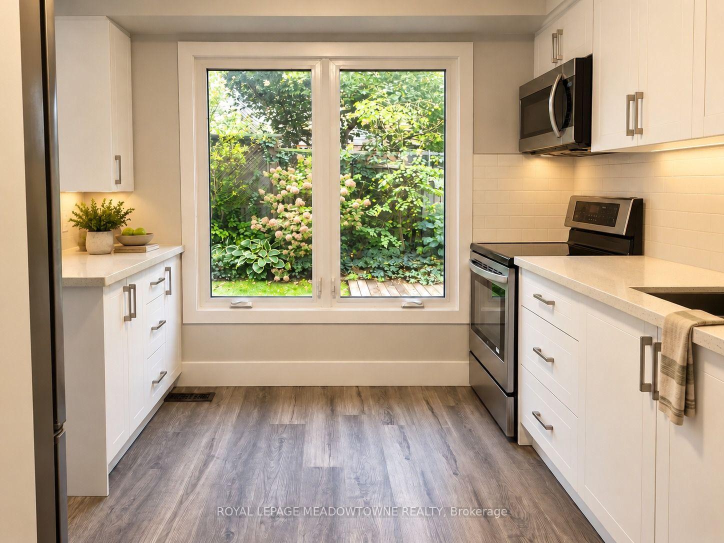 Photo 12 of 444 Vanier Drive, Milton, Bronte Meadows — HOMEH