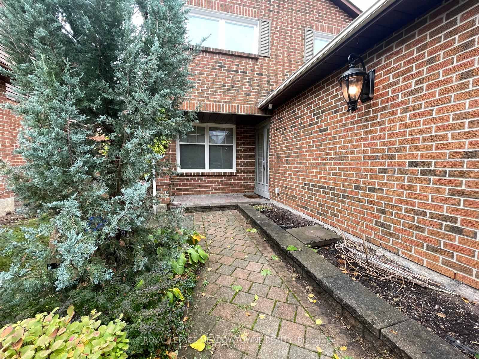 Photo 40 of 444 Vanier Drive, Milton, Bronte Meadows — HOMEH