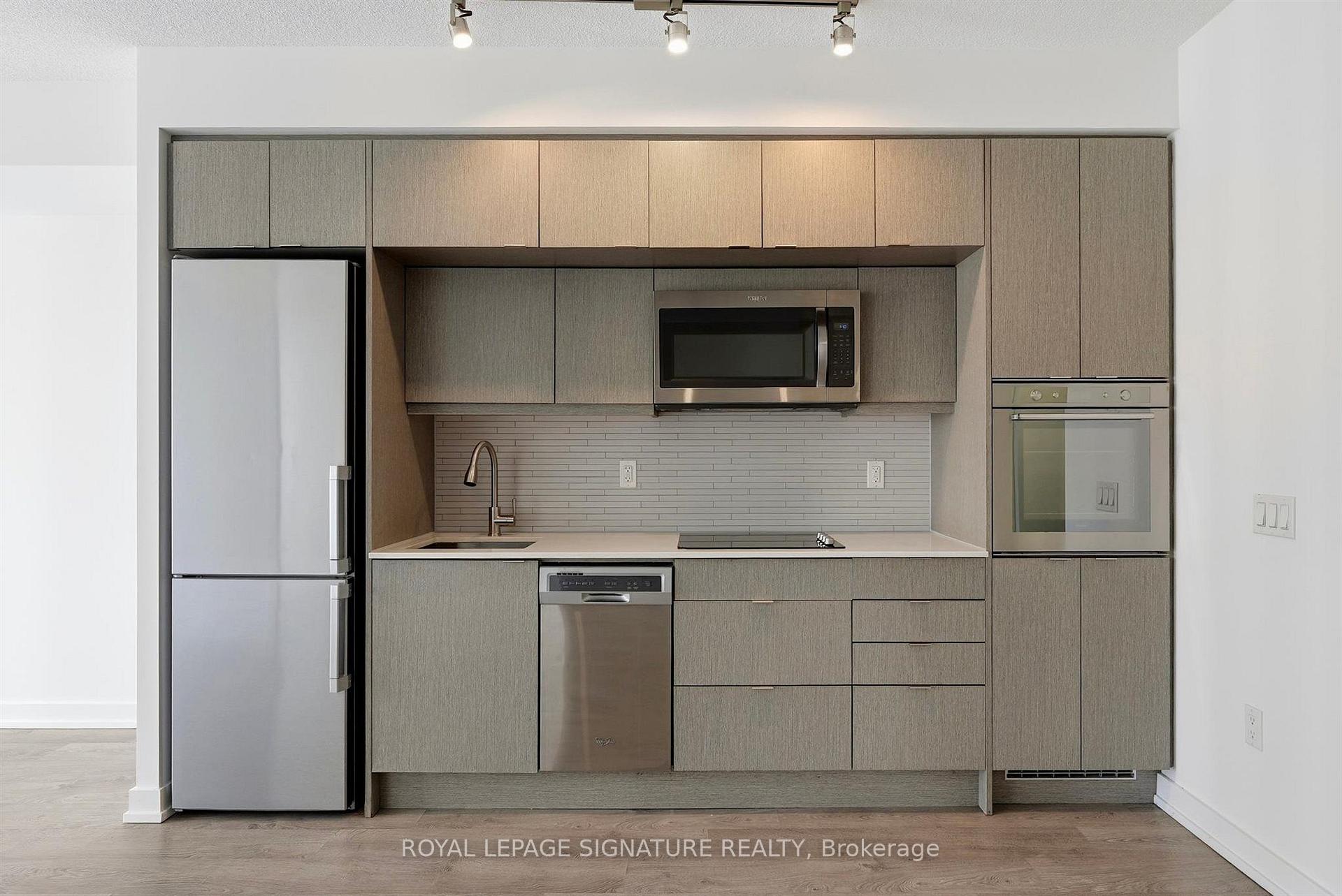 Photo 3 of Unit 2004, 10 York Street, Toronto, Waterfront Communities — HOMEH