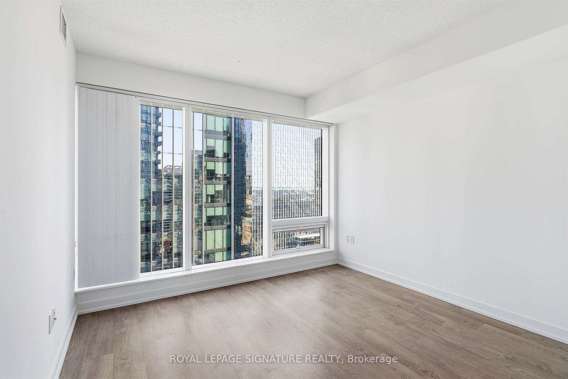 Photo 6 of Unit 2004, 10 York Street, Toronto, Waterfront Communities — HOMEH