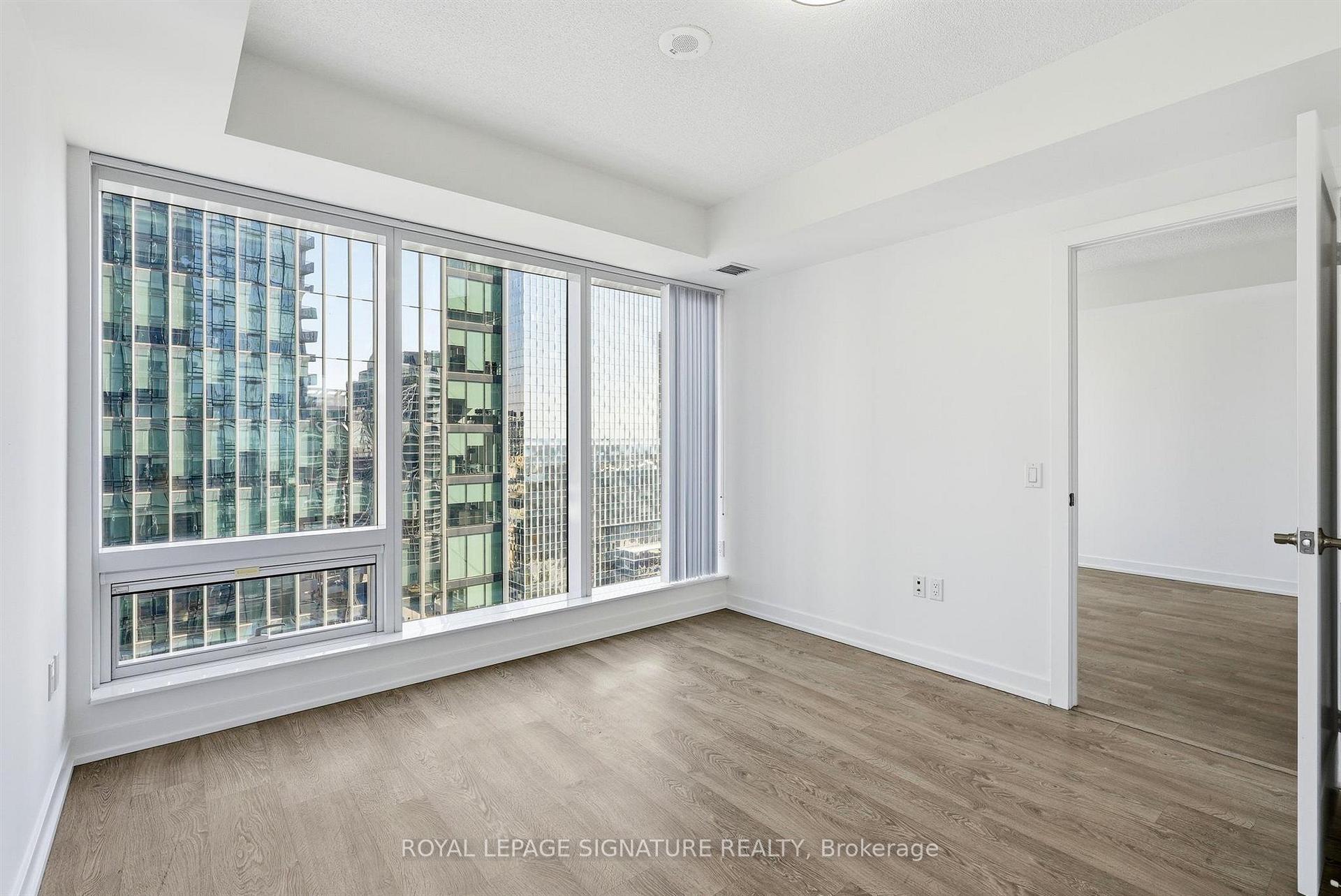 Photo 10 of Unit 2004, 10 York Street, Toronto, Waterfront Communities — HOMEH