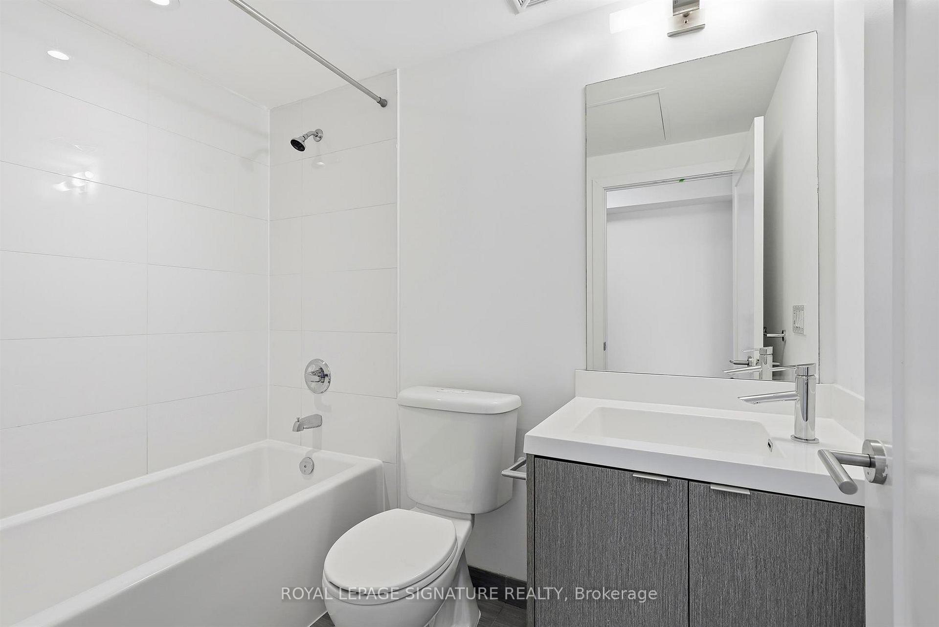 Photo 15 of Unit 2004, 10 York Street, Toronto, Waterfront Communities — HOMEH