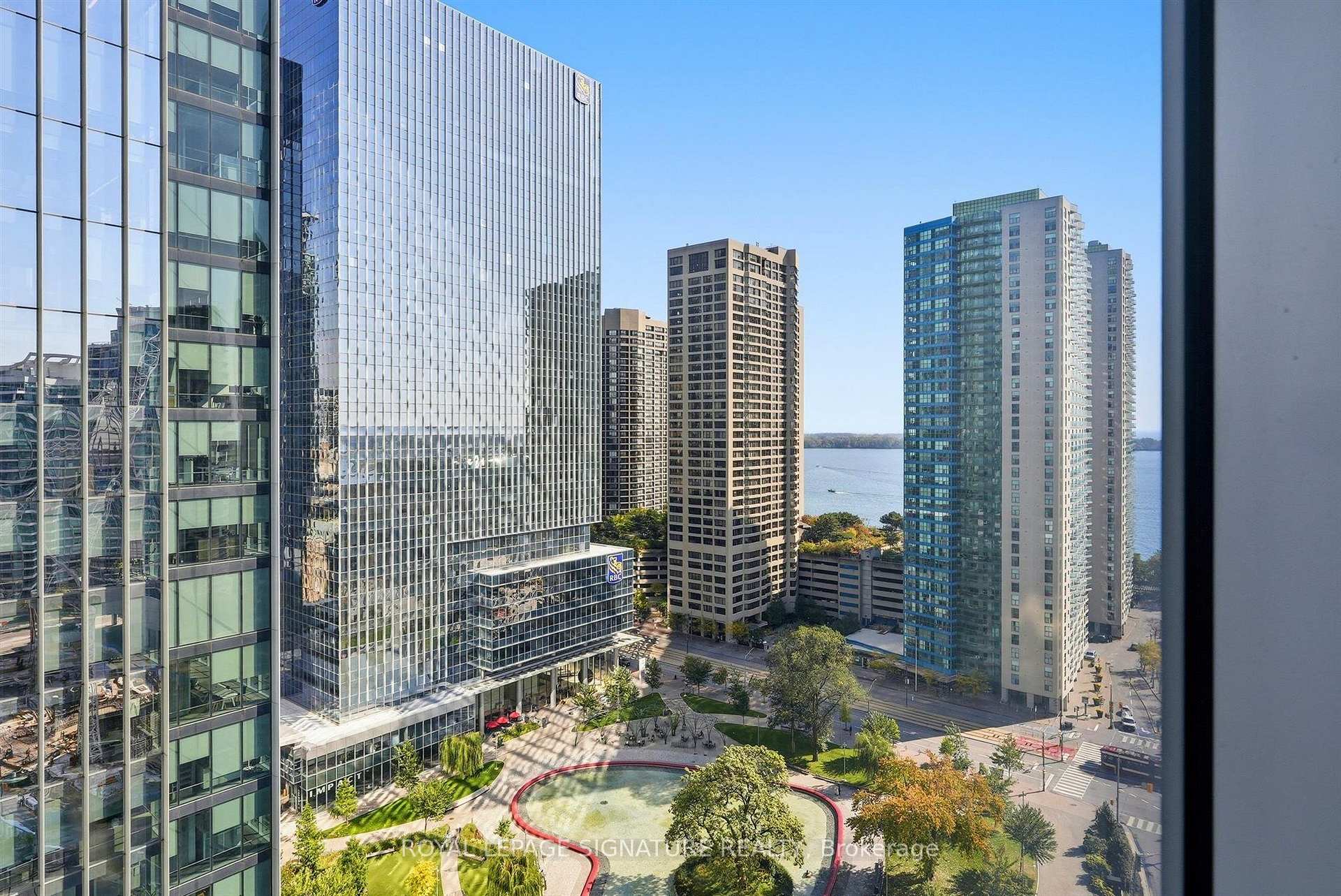 Photo 19 of Unit 2004, 10 York Street, Toronto, Waterfront Communities — HOMEH