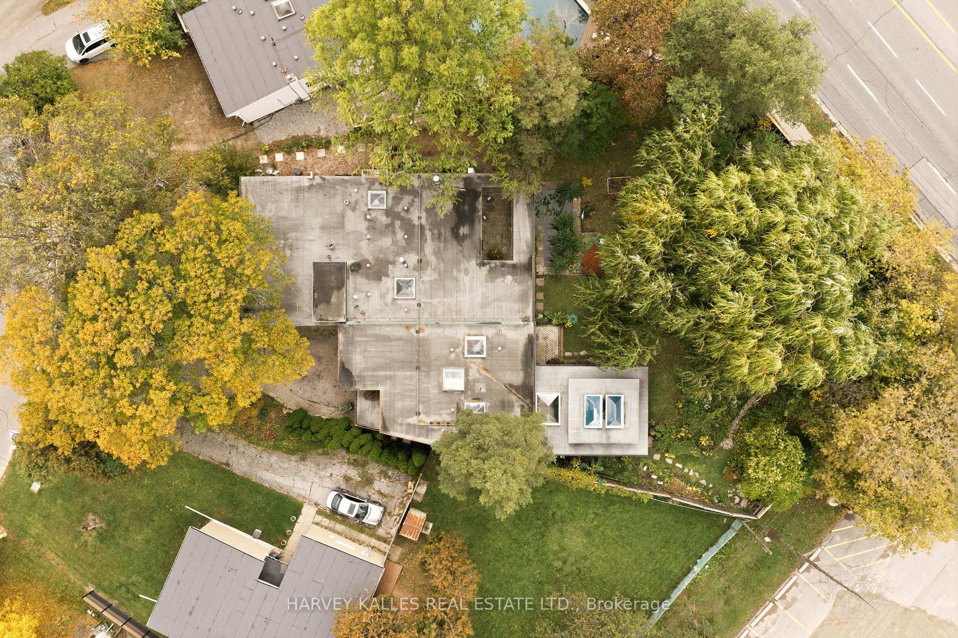 Photo 2 of 41 Hurlingham Crescent, North York, Banbury-Don Mills — HOMEH