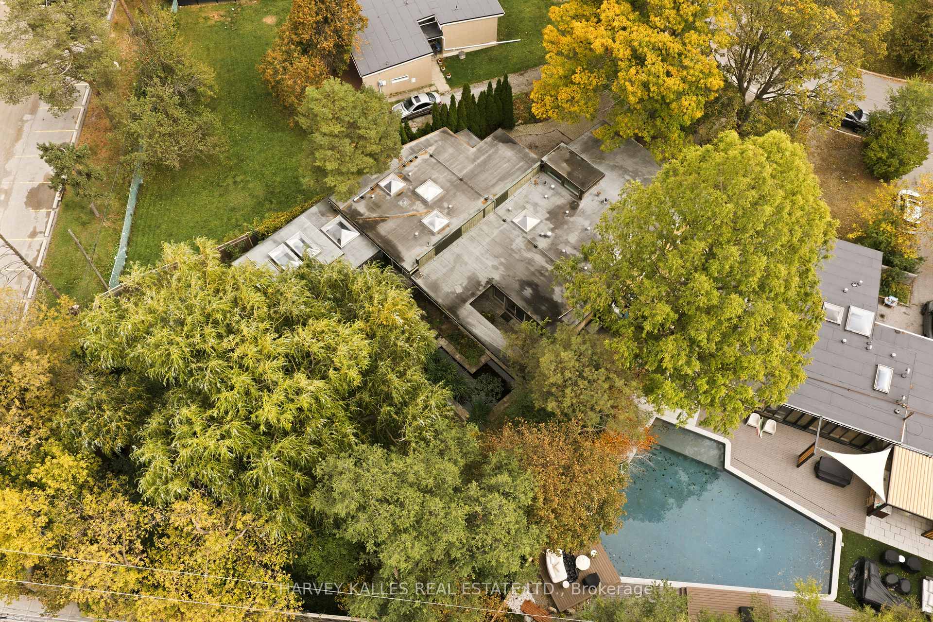 Photo 4 of 41 Hurlingham Crescent, North York, Banbury-Don Mills — HOMEH