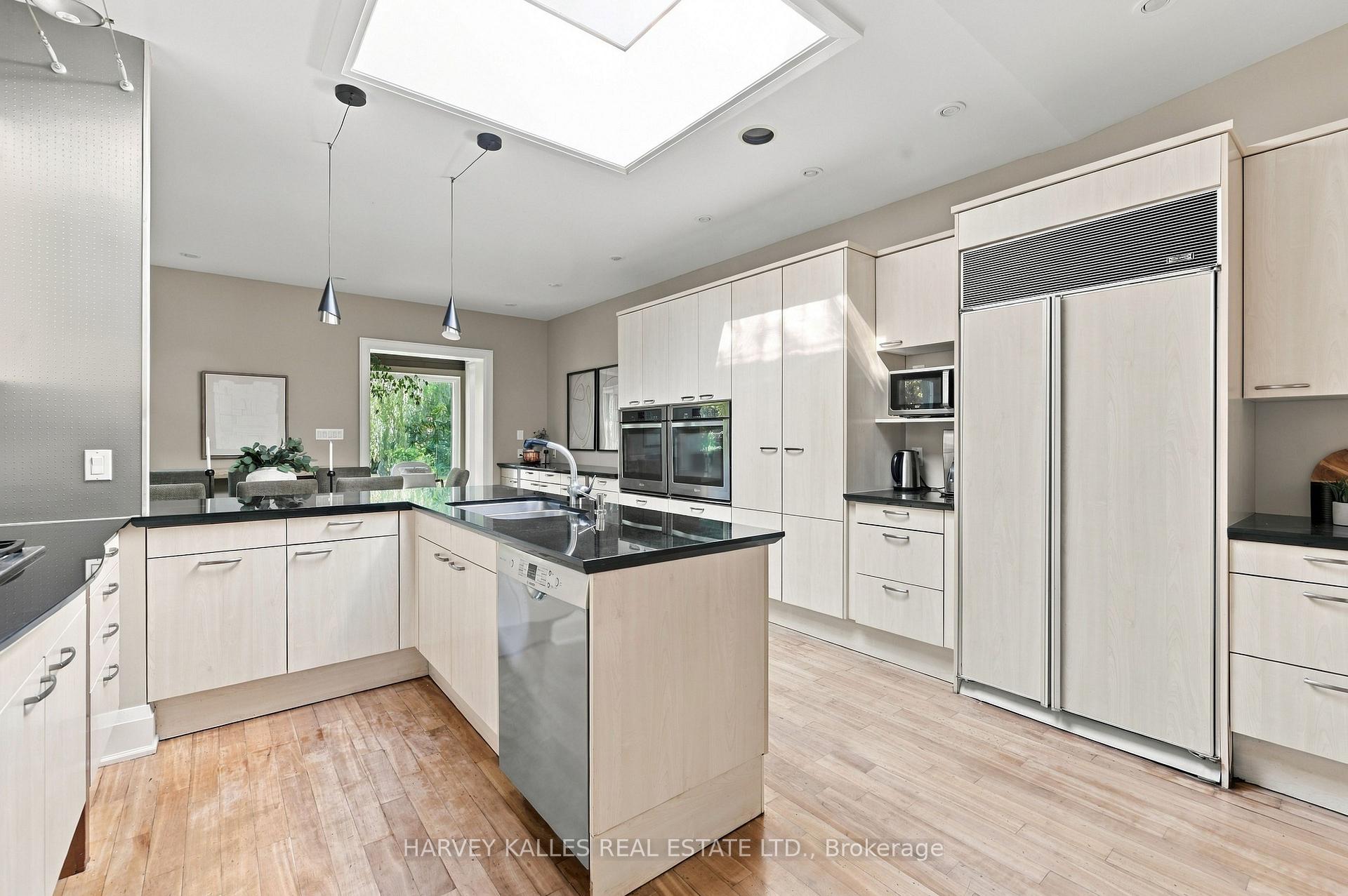 Photo 7 of 41 Hurlingham Crescent, North York, Banbury-Don Mills — HOMEH