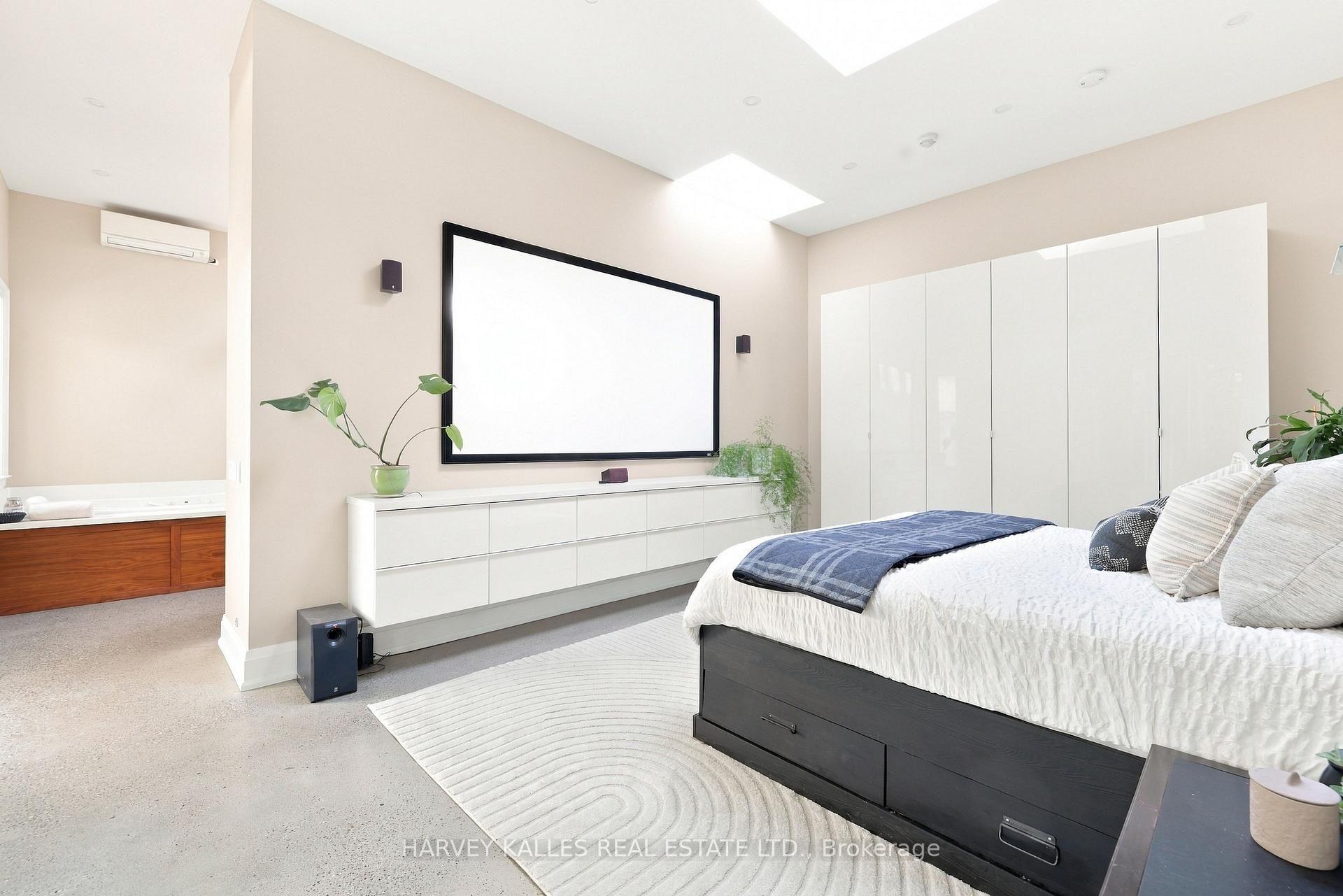 Photo 25 of 41 Hurlingham Crescent, North York, Banbury-Don Mills — HOMEH