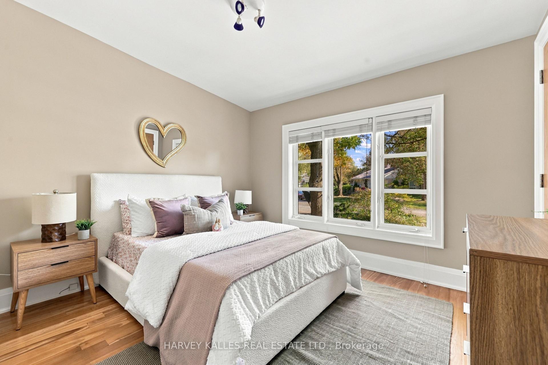 Photo 34 of 41 Hurlingham Crescent, North York, Banbury-Don Mills — HOMEH