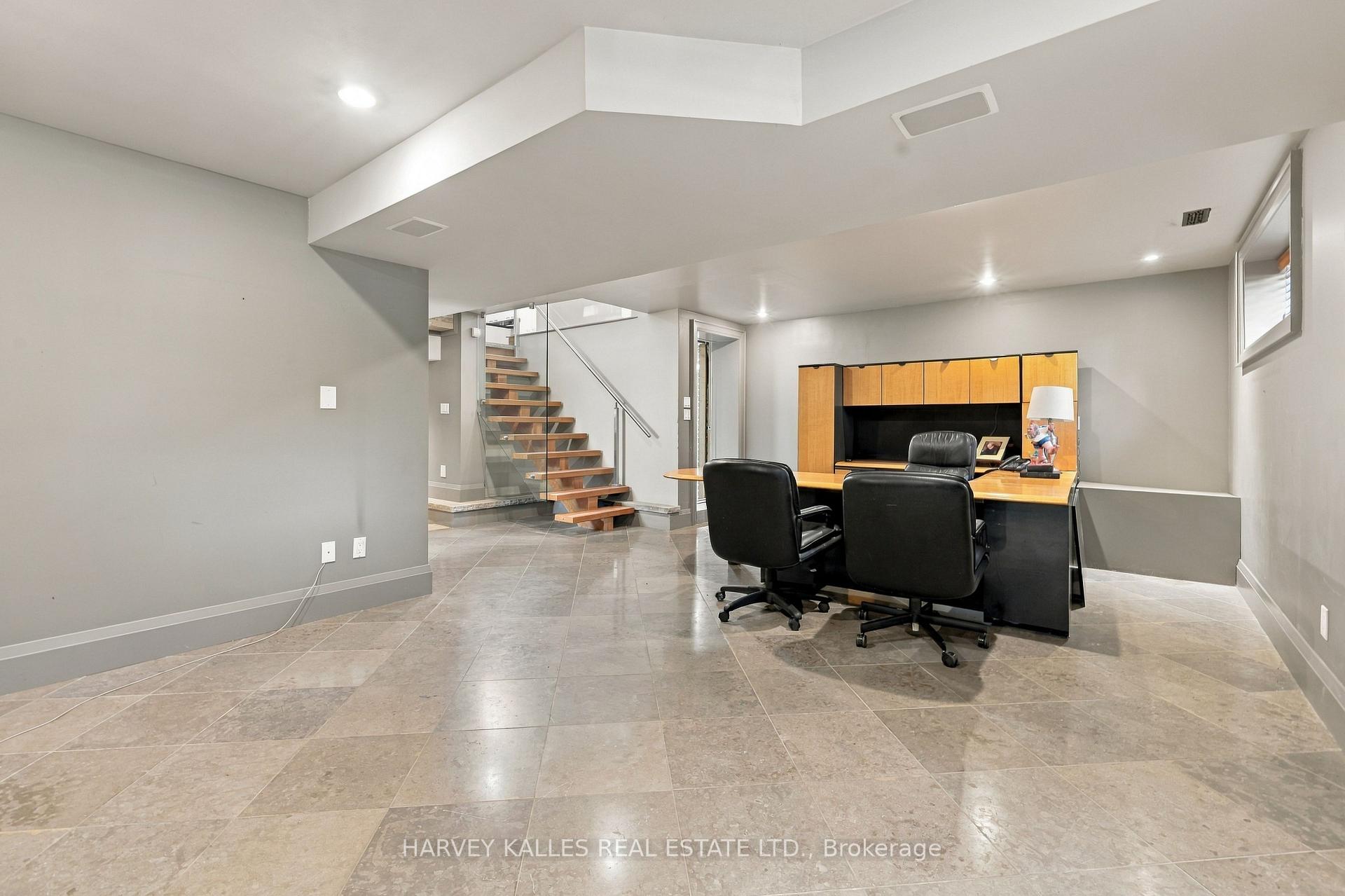 Photo 38 of 41 Hurlingham Crescent, North York, Banbury-Don Mills — HOMEH