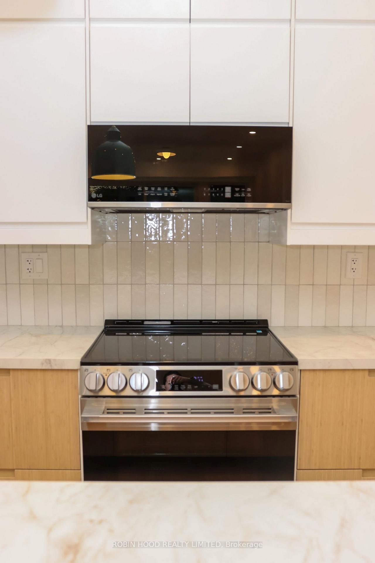 Photo 5 of Unit 2, 247 Pacific Avenue, Toronto, High Park North — HOMEH