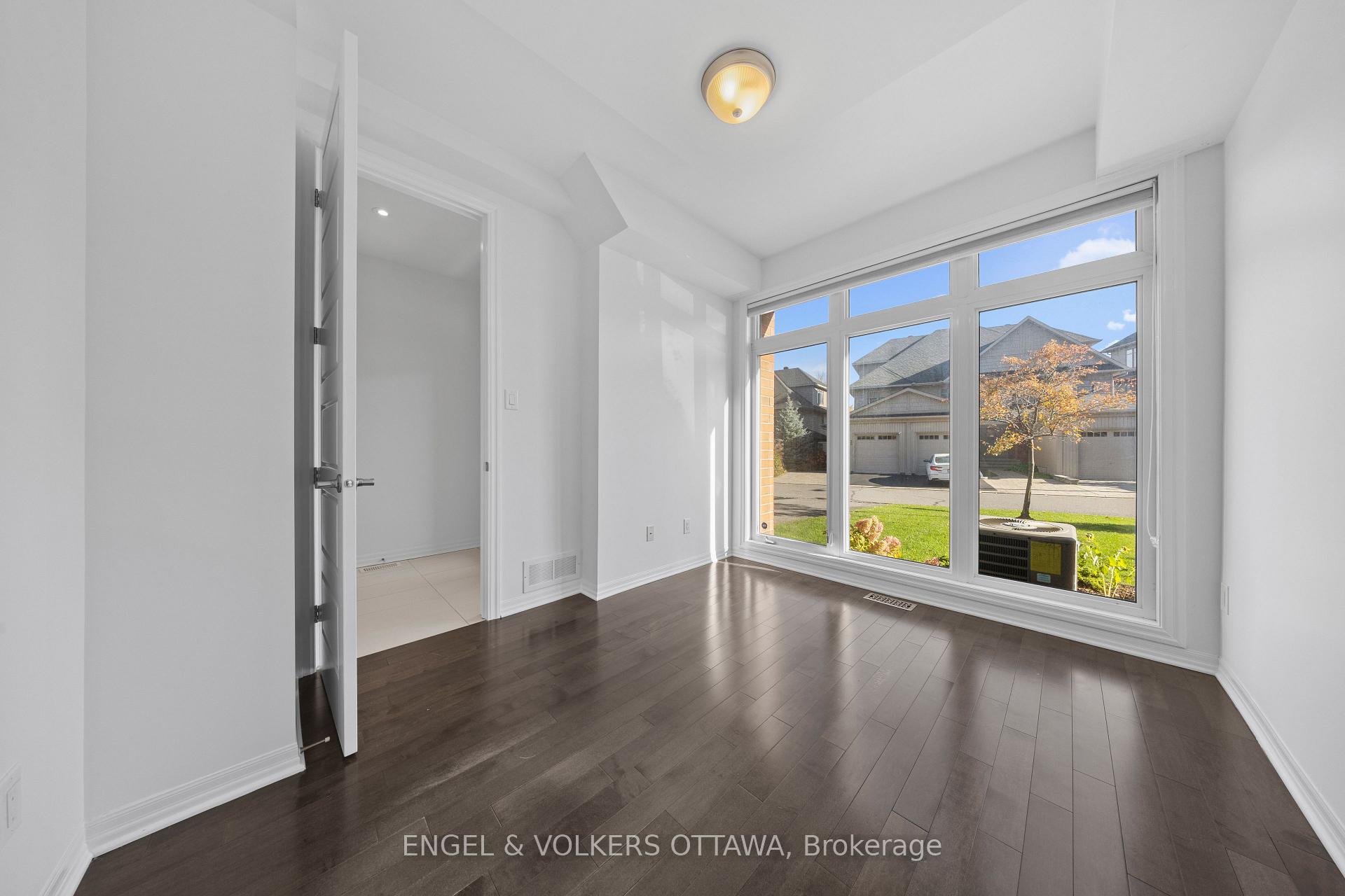 Photo 4 of 34 Aveia Private, Ottawa, Springridge/East Village — HOMEH
