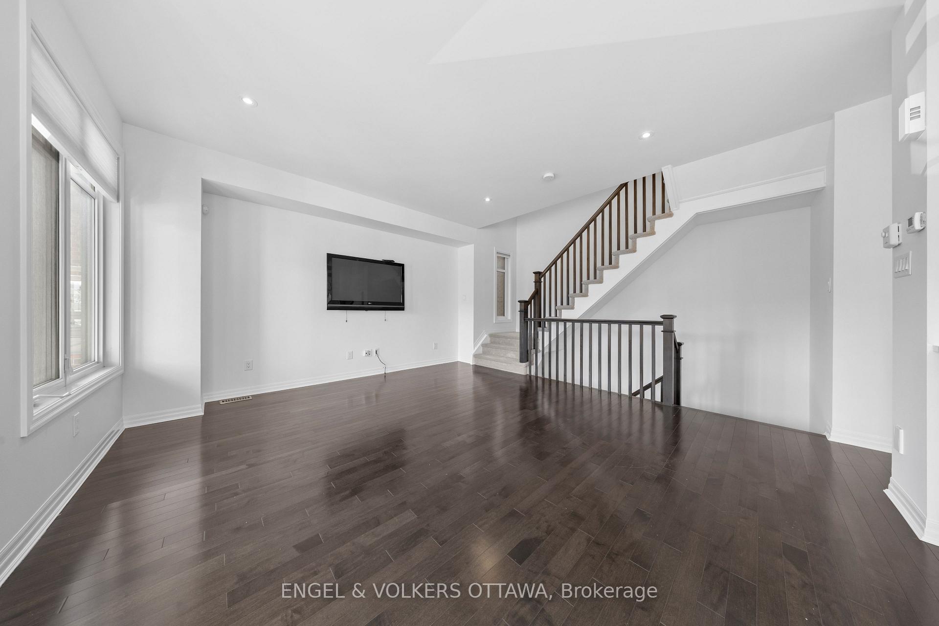 Photo 7 of 34 Aveia Private, Ottawa, Springridge/East Village — HOMEH