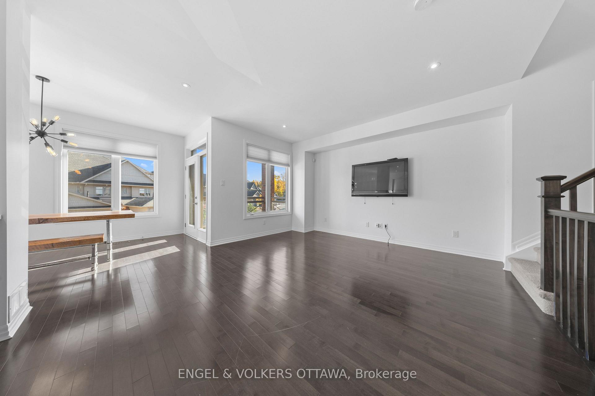 Photo 8 of 34 Aveia Private, Ottawa, Springridge/East Village — HOMEH