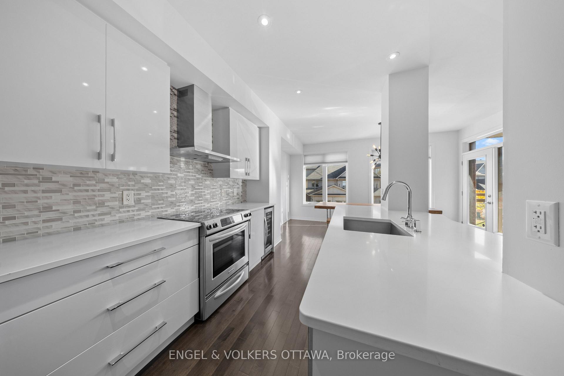 Photo 13 of 34 Aveia Private, Ottawa, Springridge/East Village — HOMEH