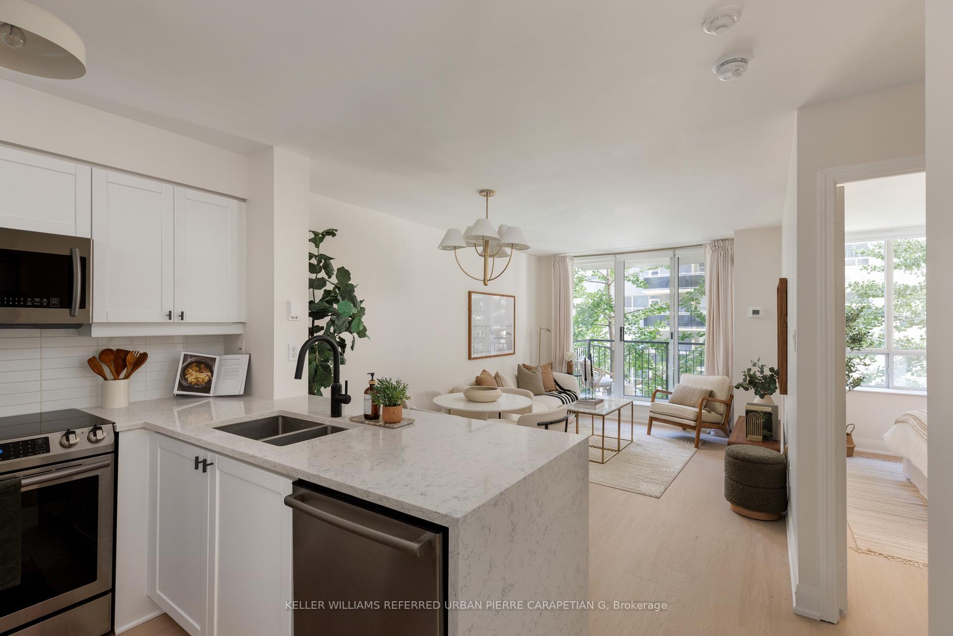 Photo 2 of Unit 402, 188 Redpath Avenue, Toronto, Mount Pleasant West — HOMEH