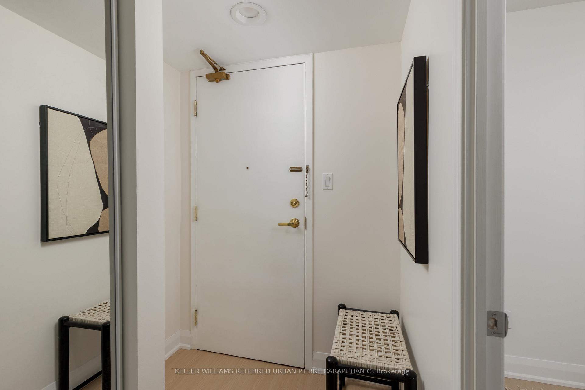 Photo 3 of Unit 402, 188 Redpath Avenue, Toronto, Mount Pleasant West — HOMEH