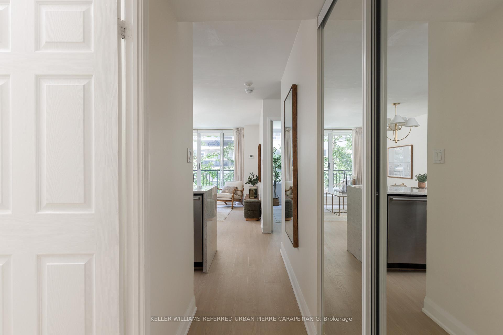 Photo 4 of Unit 402, 188 Redpath Avenue, Toronto, Mount Pleasant West — HOMEH