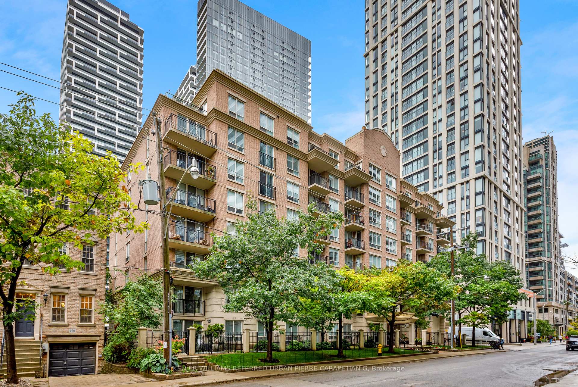 Photo 31 of Unit 402, 188 Redpath Avenue, Toronto, Mount Pleasant West — HOMEH