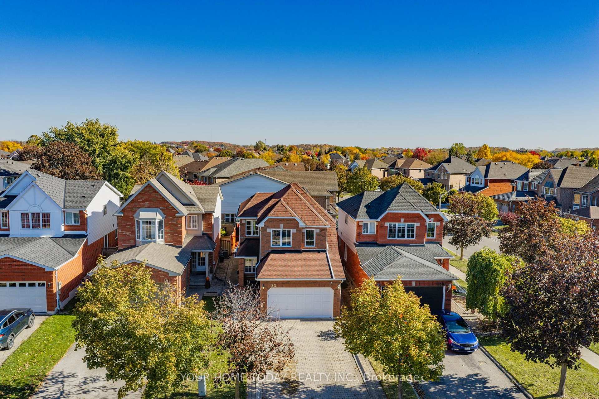 Photo 2 of 33 Preston Street, Halton Hills, Georgetown — HOMEH