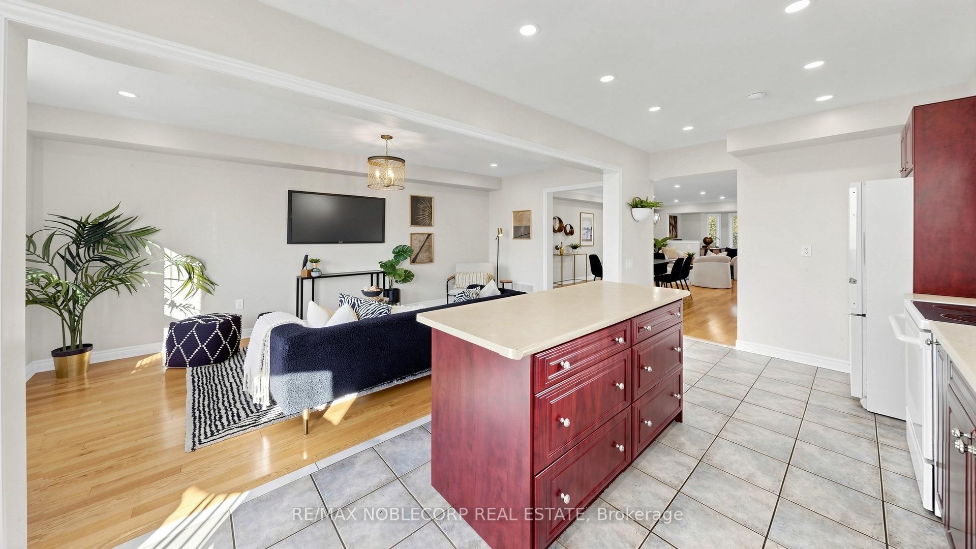 Photo 18 of 48 Ed Quigg Way, Vaughan, Sonoma Heights — HOMEH