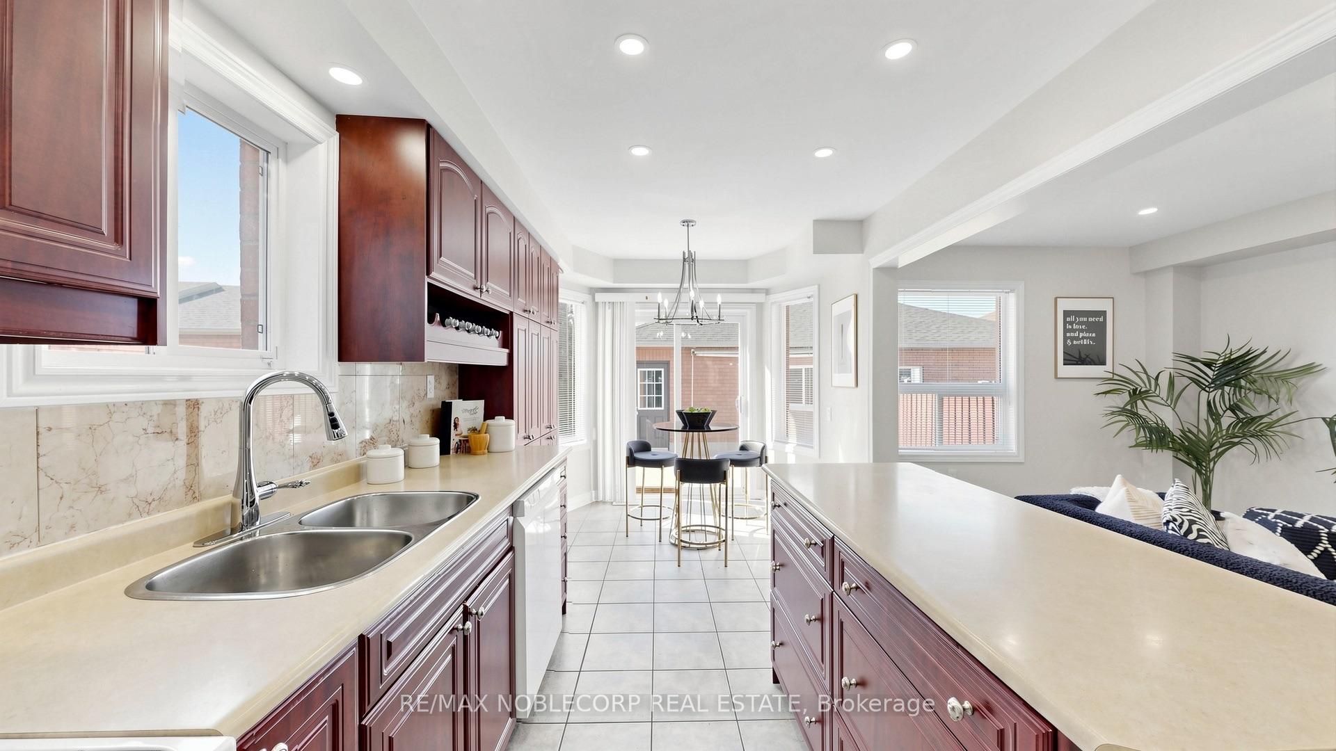 Photo 19 of 48 Ed Quigg Way, Vaughan, Sonoma Heights — HOMEH