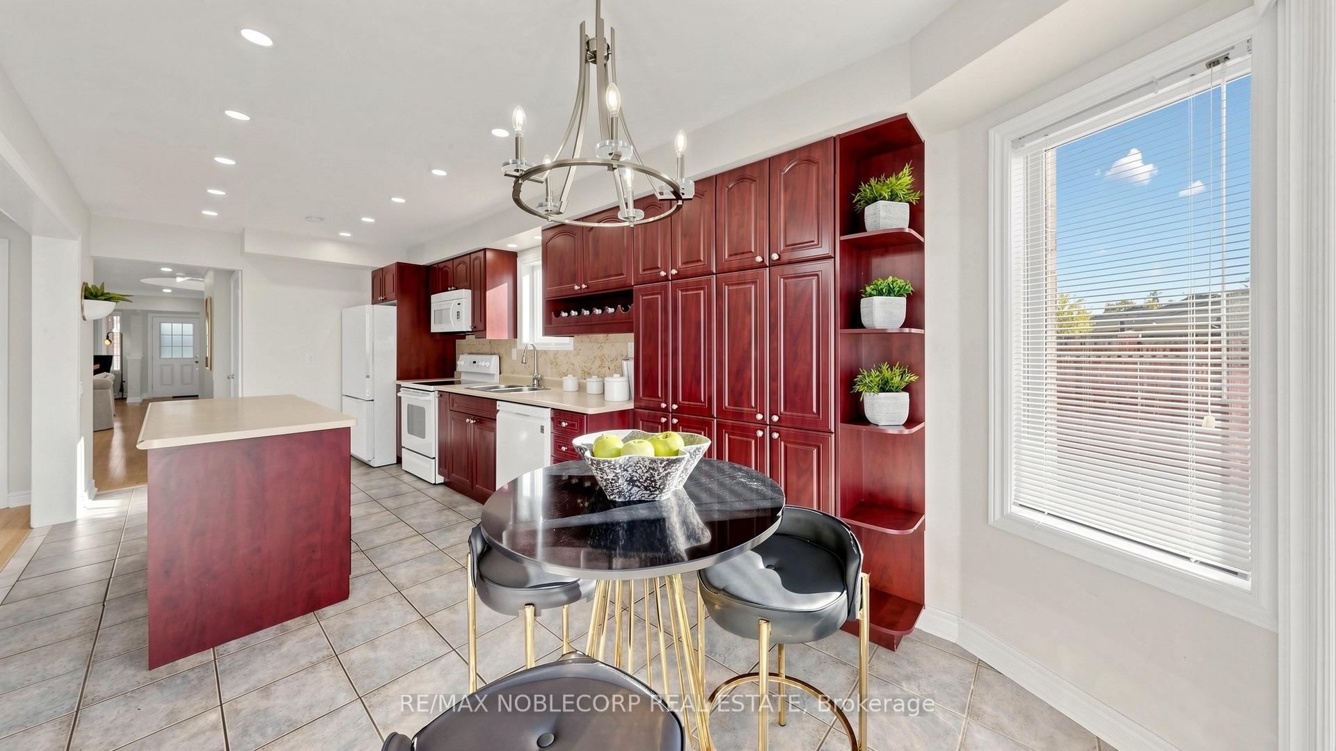Photo 23 of 48 Ed Quigg Way, Vaughan, Sonoma Heights — HOMEH