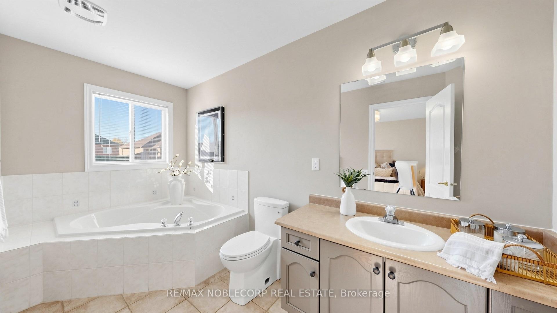 Photo 32 of 48 Ed Quigg Way, Vaughan, Sonoma Heights — HOMEH