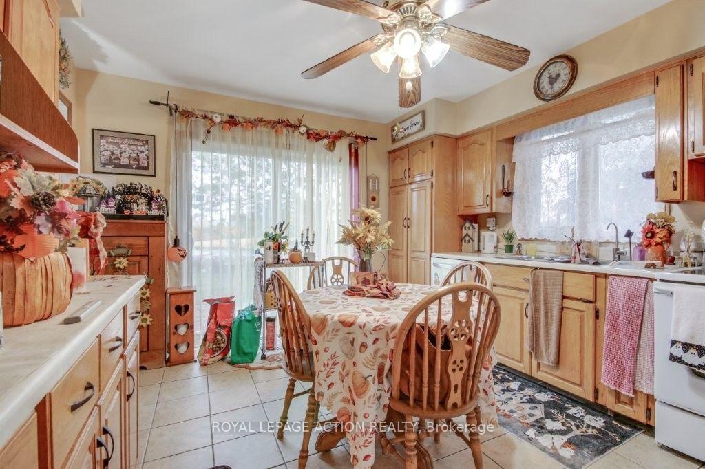 Photo 5 of 72 Lynden Hill Crescent, Brantford, Lynden Hills — HOMEH
