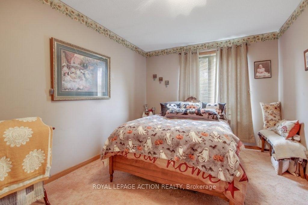 Photo 12 of 72 Lynden Hill Crescent, Brantford, Lynden Hills — HOMEH