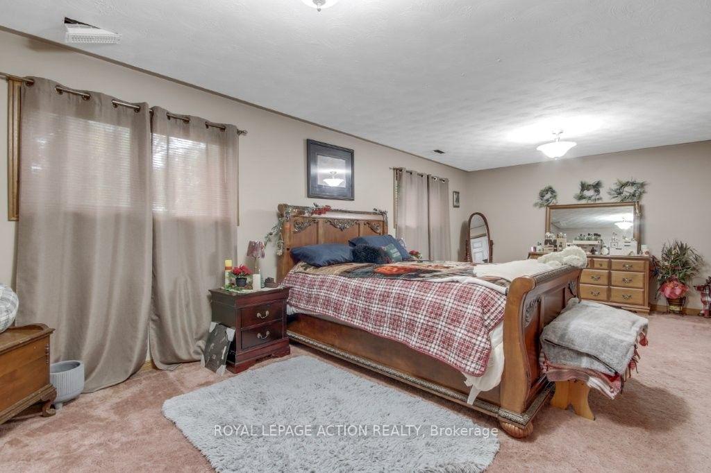 Photo 16 of 72 Lynden Hill Crescent, Brantford, Lynden Hills — HOMEH