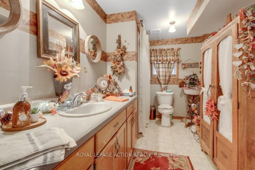 Photo 17 of 72 Lynden Hill Crescent, Brantford, Lynden Hills — HOMEH