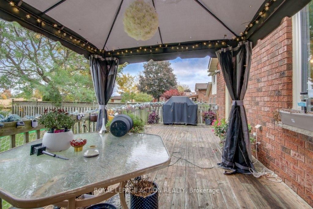Photo 19 of 72 Lynden Hill Crescent, Brantford, Lynden Hills — HOMEH