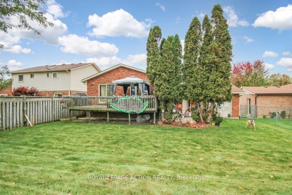 Photo 22 of 72 Lynden Hill Crescent, Brantford, Lynden Hills — HOMEH