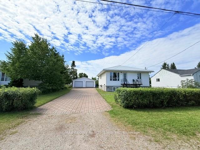 Photo 9 of 63 De L'etang Boulevard, Kapuskasing — HOMEH