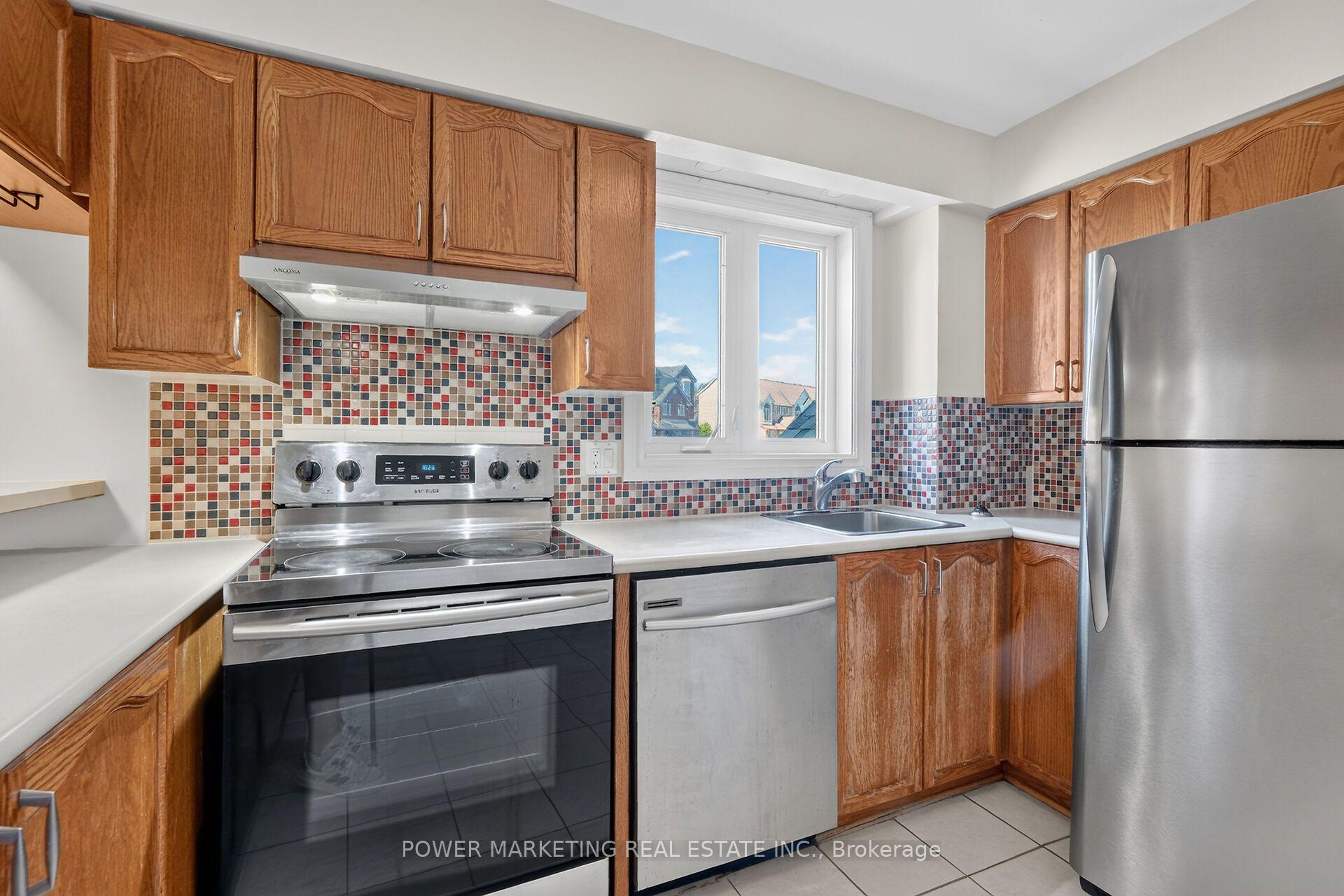 Photo 22 of 442 Briston Private, Ottawa, Hunt Club Park — HOMEH