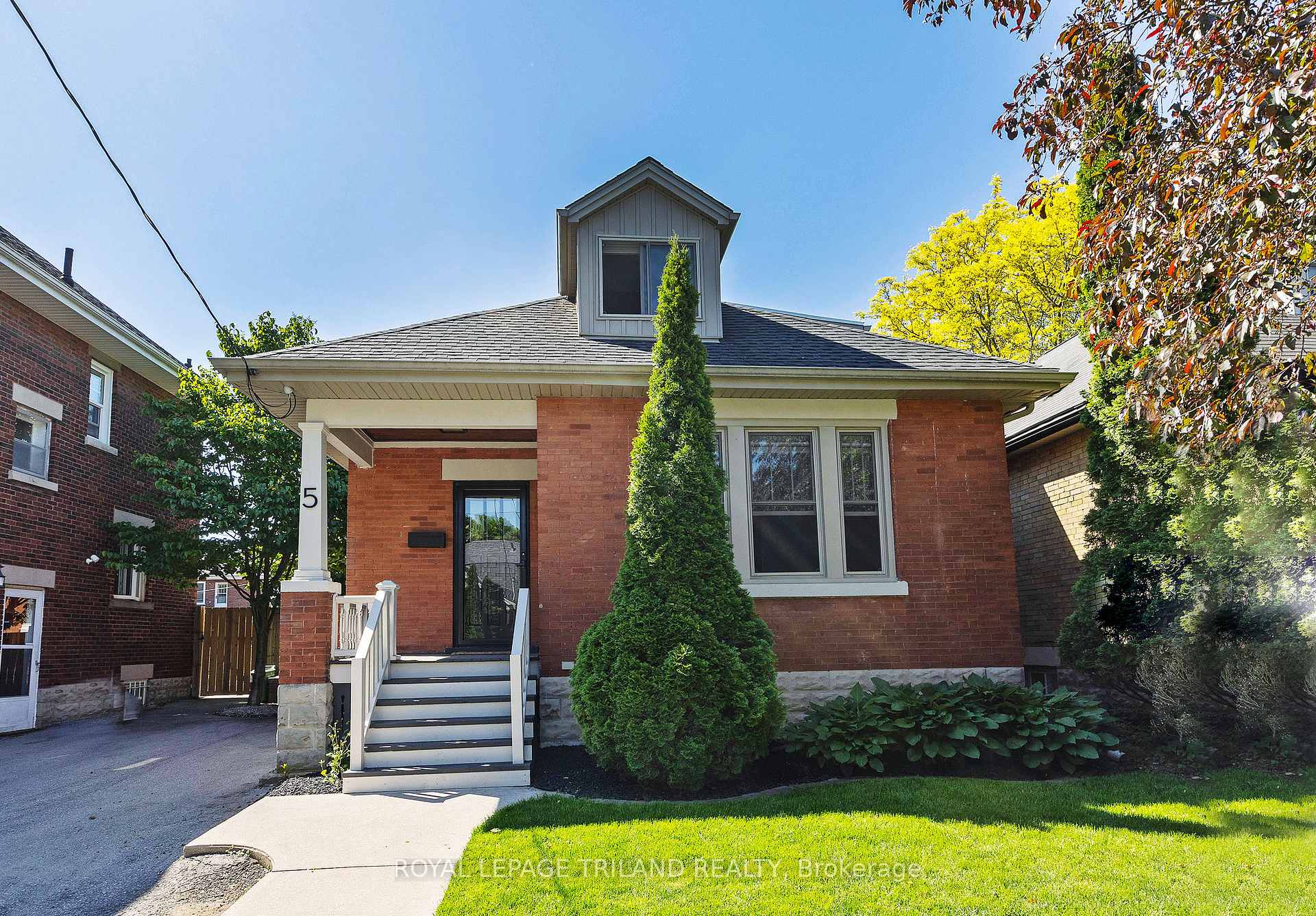 Photo 2 of 5 Mckenzie Avenue, London, South F — HOMEH