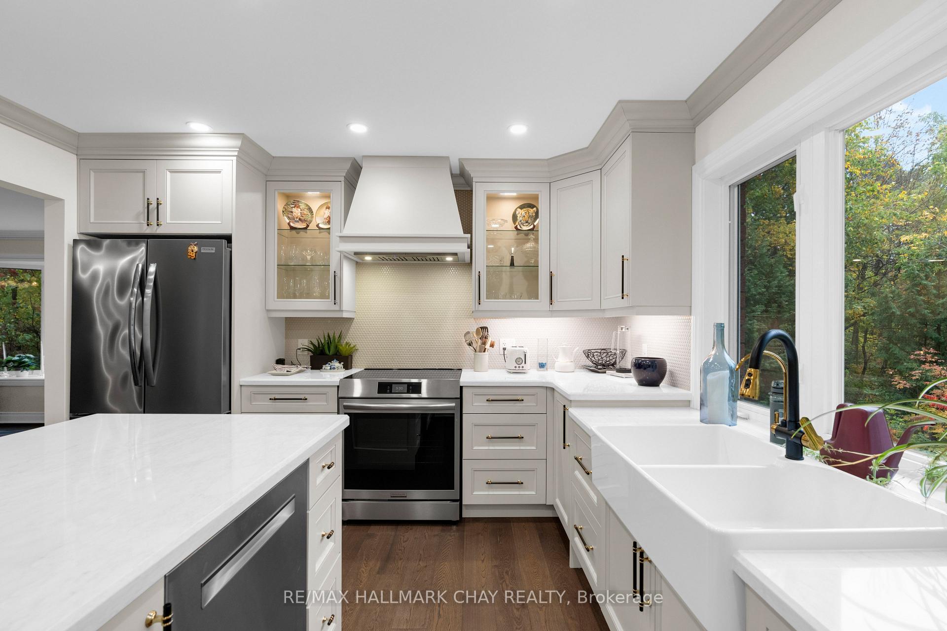 Photo 12 of 795 Jane Boulevard, Midland — HOMEH