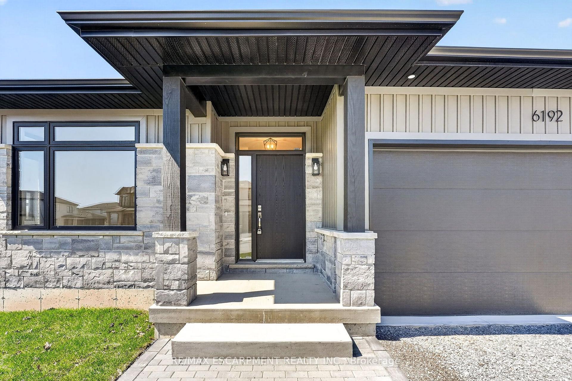 Photo 4 of 6192 Curlin Crescent, Niagara Falls, Forestview — HOMEH