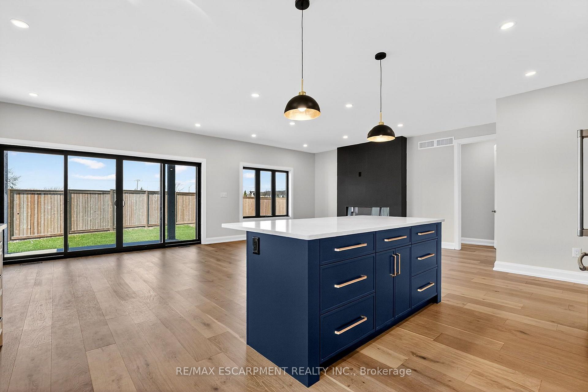 Photo 16 of 6192 Curlin Crescent, Niagara Falls, Forestview — HOMEH