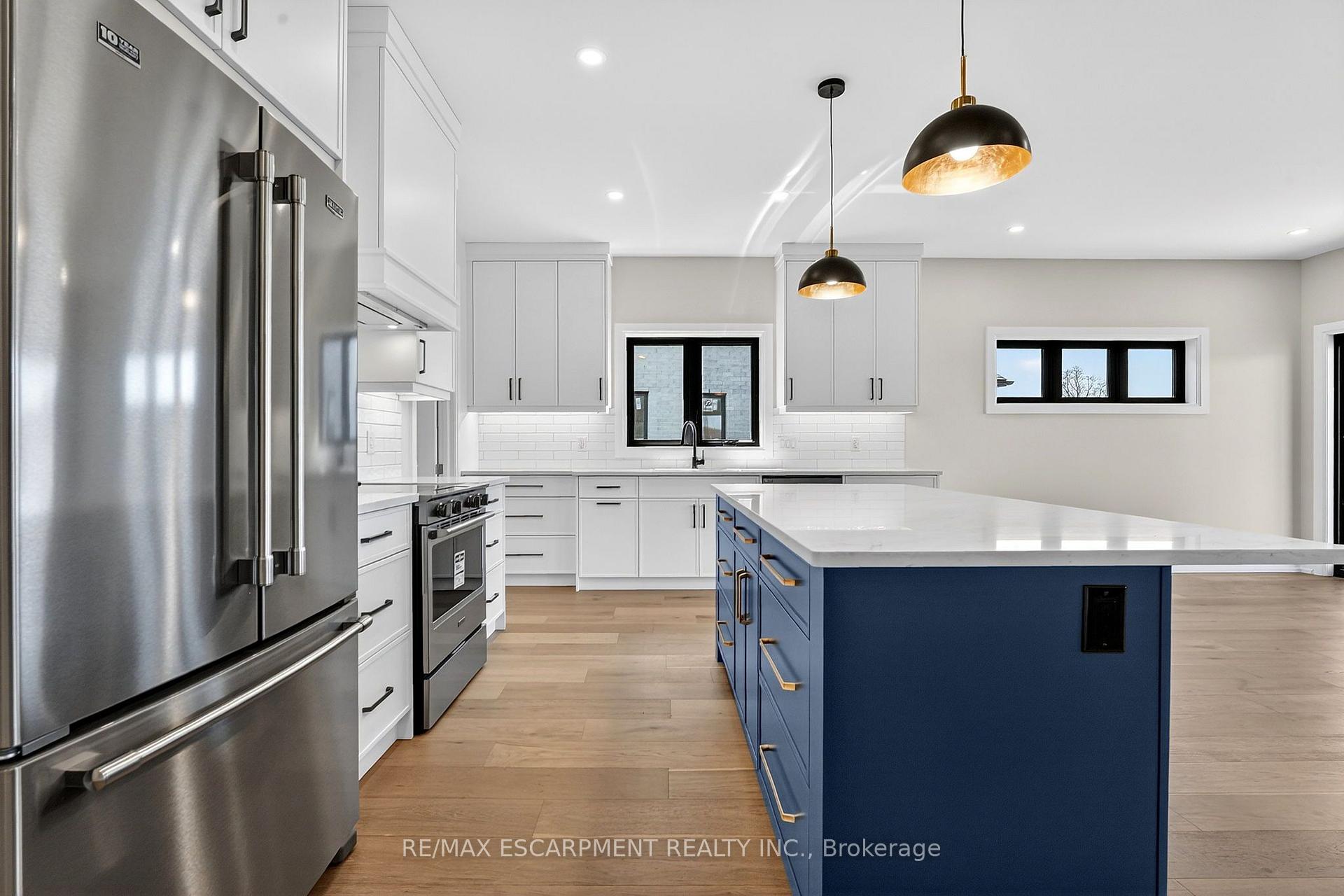Photo 17 of 6192 Curlin Crescent, Niagara Falls, Forestview — HOMEH