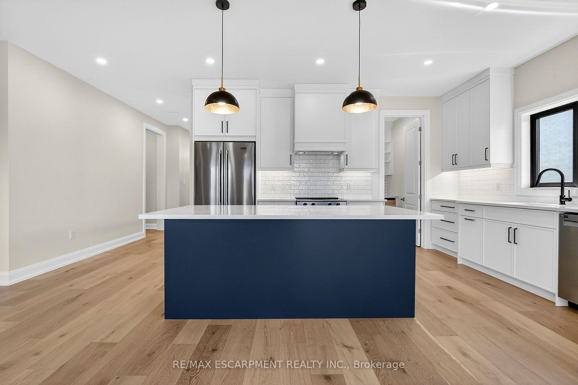 Photo 18 of 6192 Curlin Crescent, Niagara Falls, Forestview — HOMEH