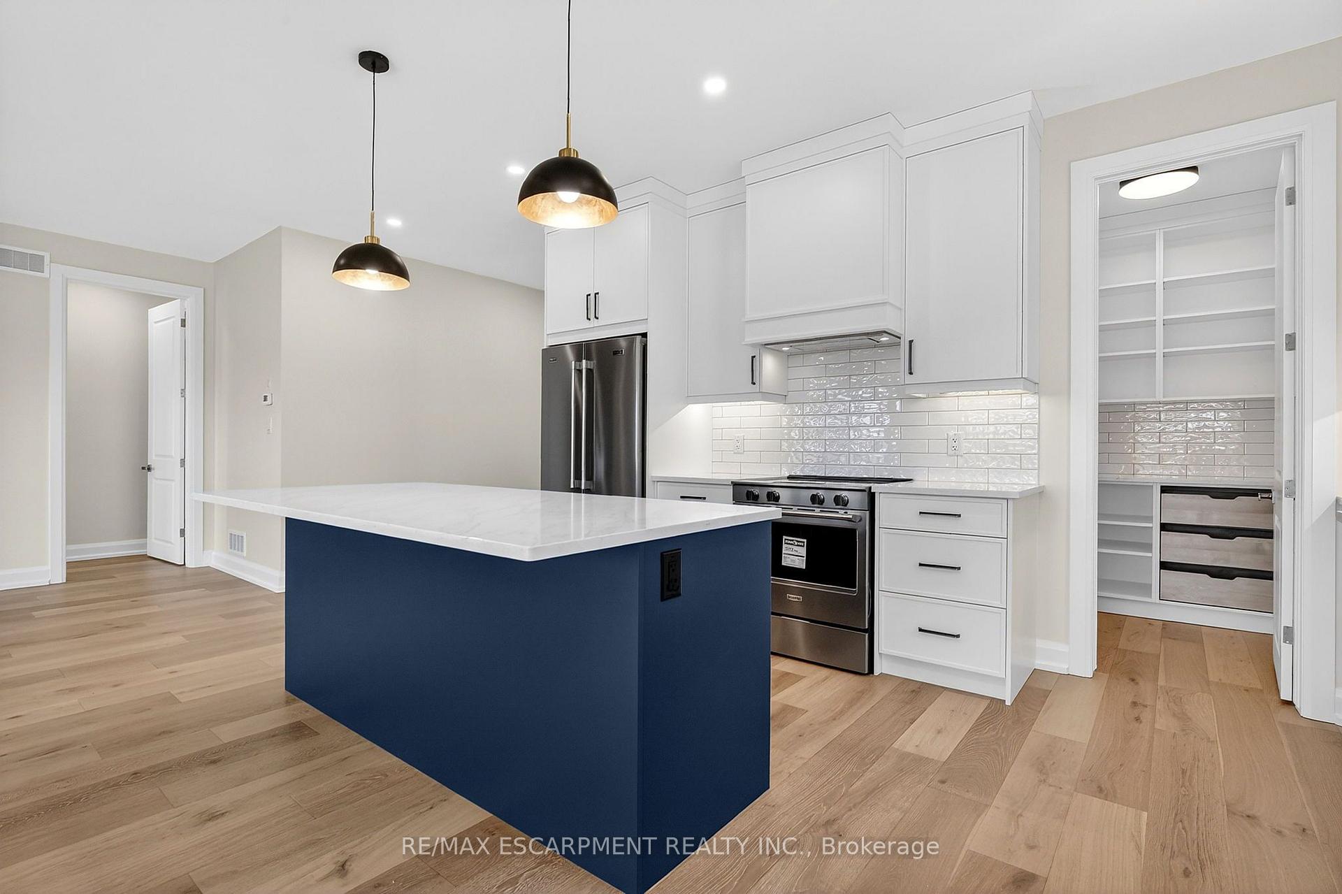 Photo 19 of 6192 Curlin Crescent, Niagara Falls, Forestview — HOMEH