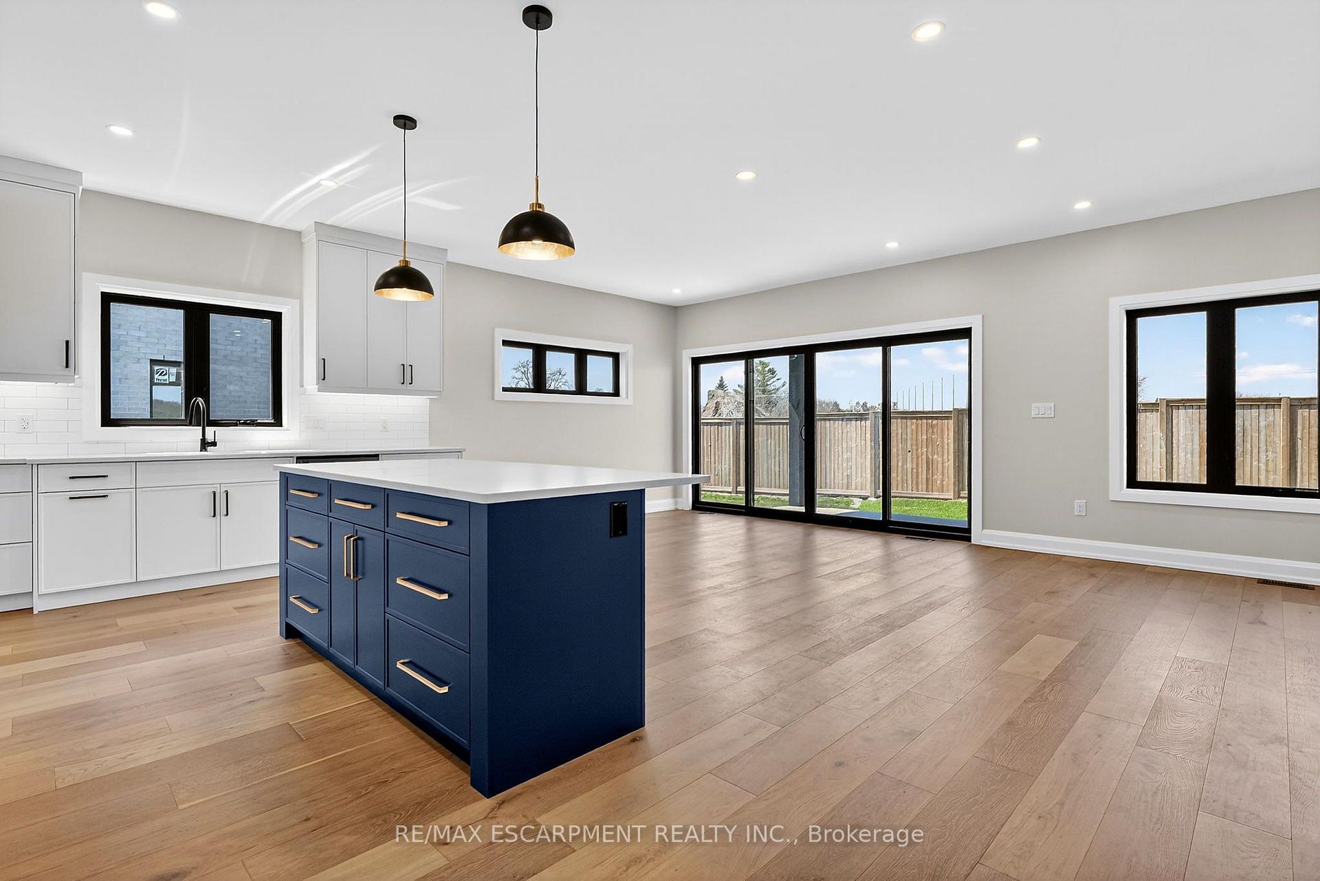 Photo 20 of 6192 Curlin Crescent, Niagara Falls, Forestview — HOMEH