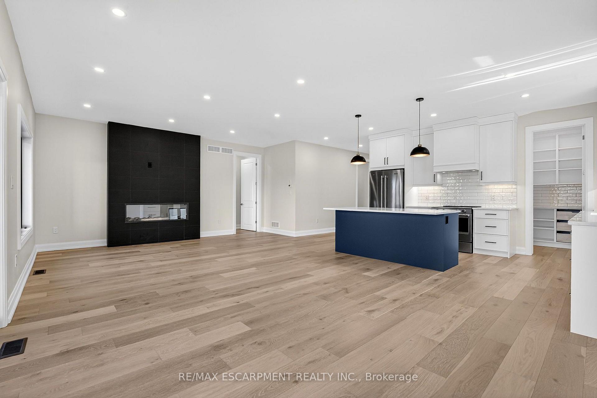 Photo 22 of 6192 Curlin Crescent, Niagara Falls, Forestview — HOMEH