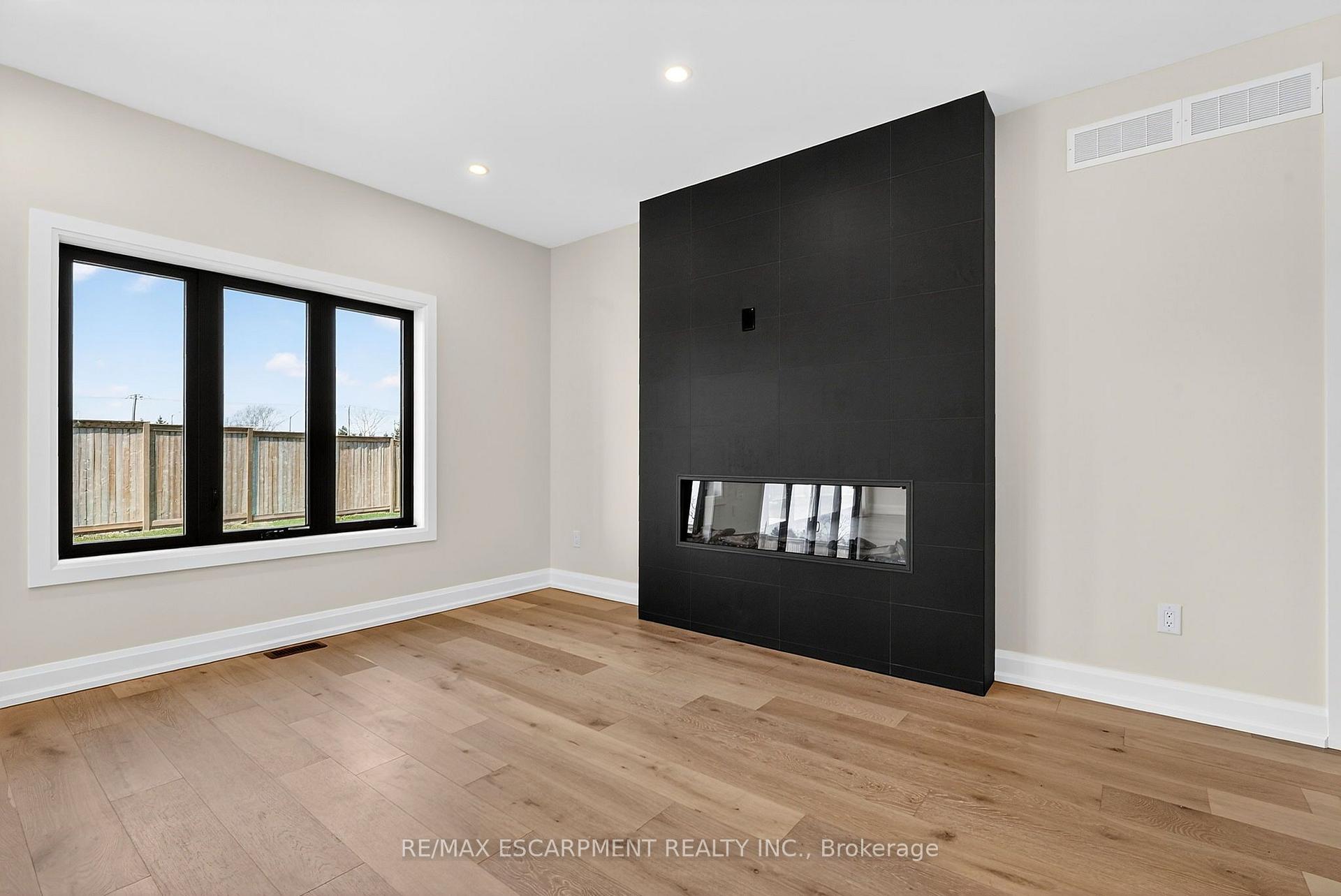 Photo 24 of 6192 Curlin Crescent, Niagara Falls, Forestview — HOMEH