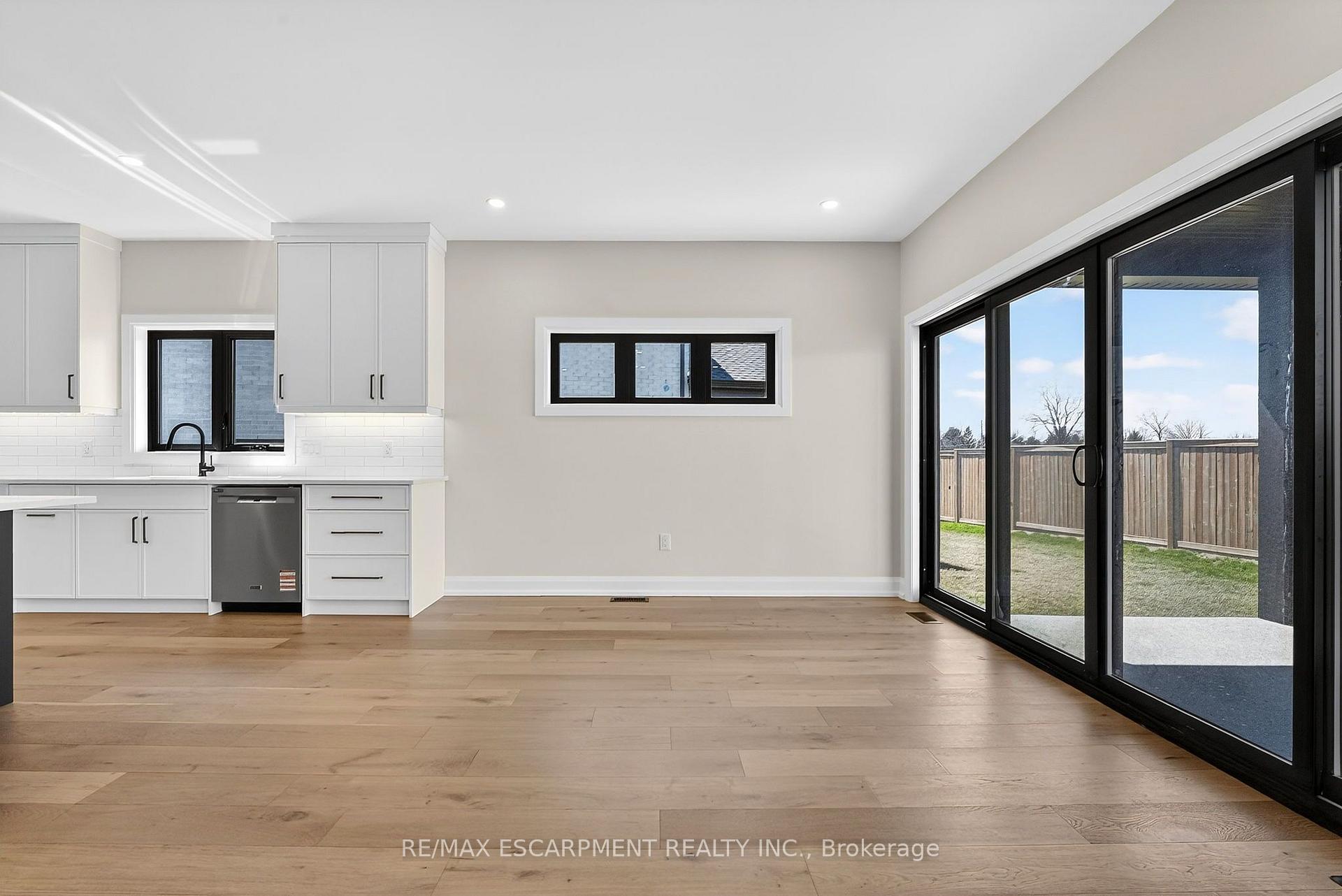 Photo 27 of 6192 Curlin Crescent, Niagara Falls, Forestview — HOMEH