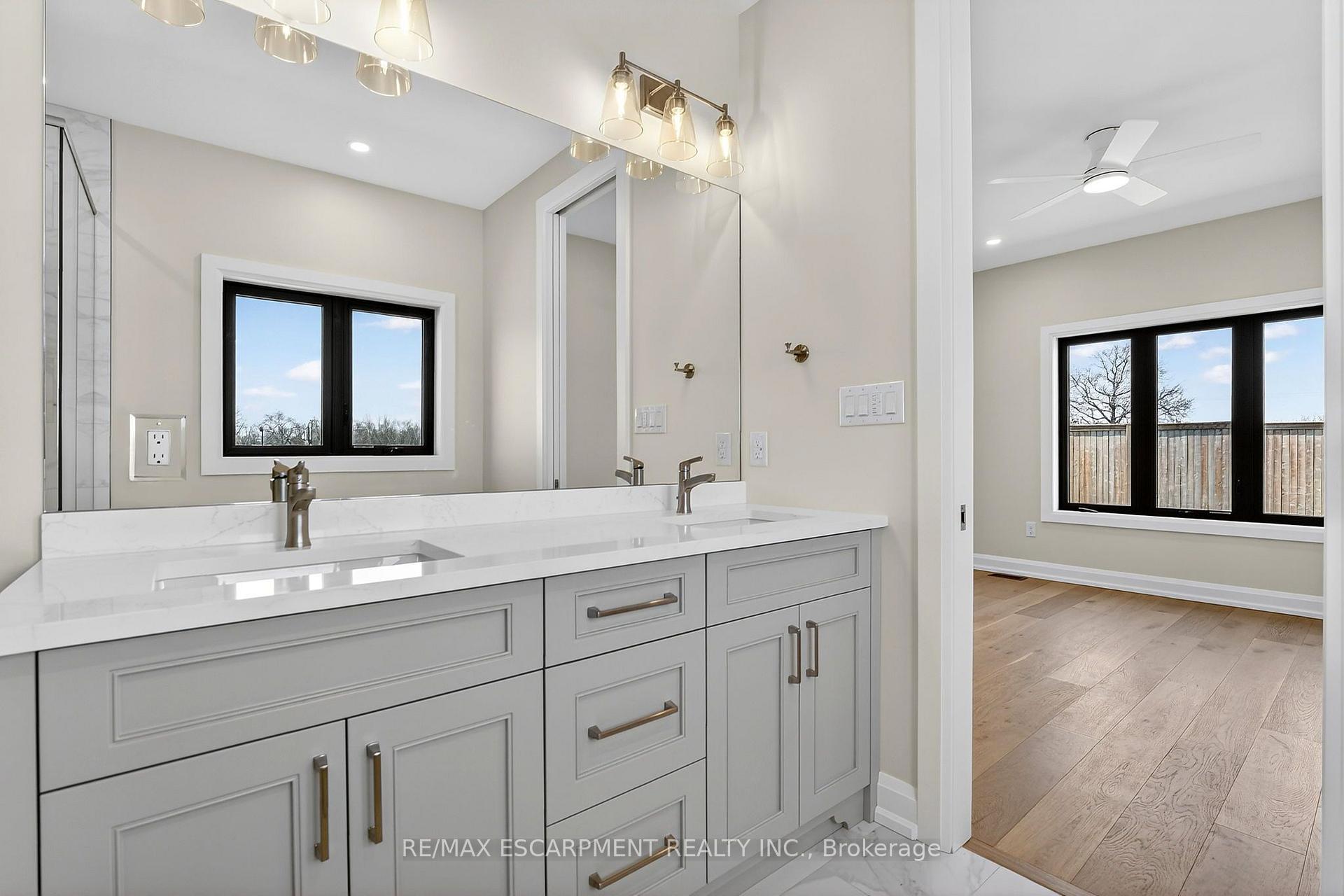 Photo 33 of 6192 Curlin Crescent, Niagara Falls, Forestview — HOMEH